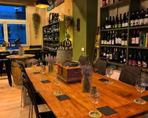 The long table at Divino